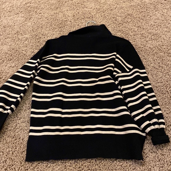 women’s long sleeve knit top - Picture 3 of 3